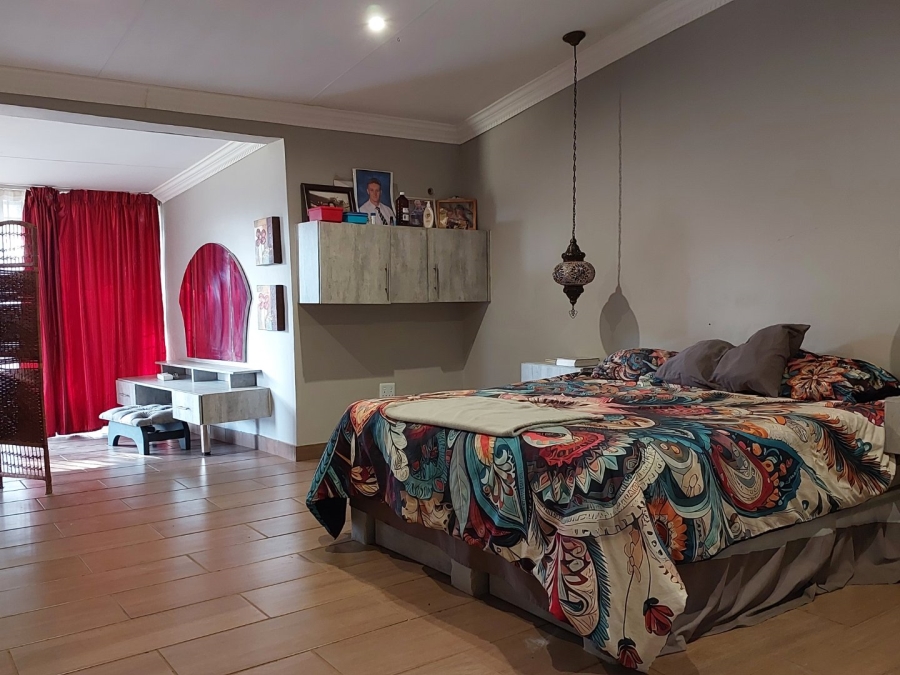 14 Bedroom Property for Sale in Krokodildrift A H North West